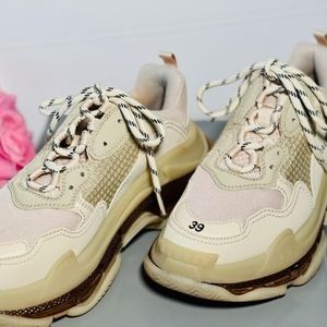 BALENCIAGA TRIPLE S SNEAKER size 39